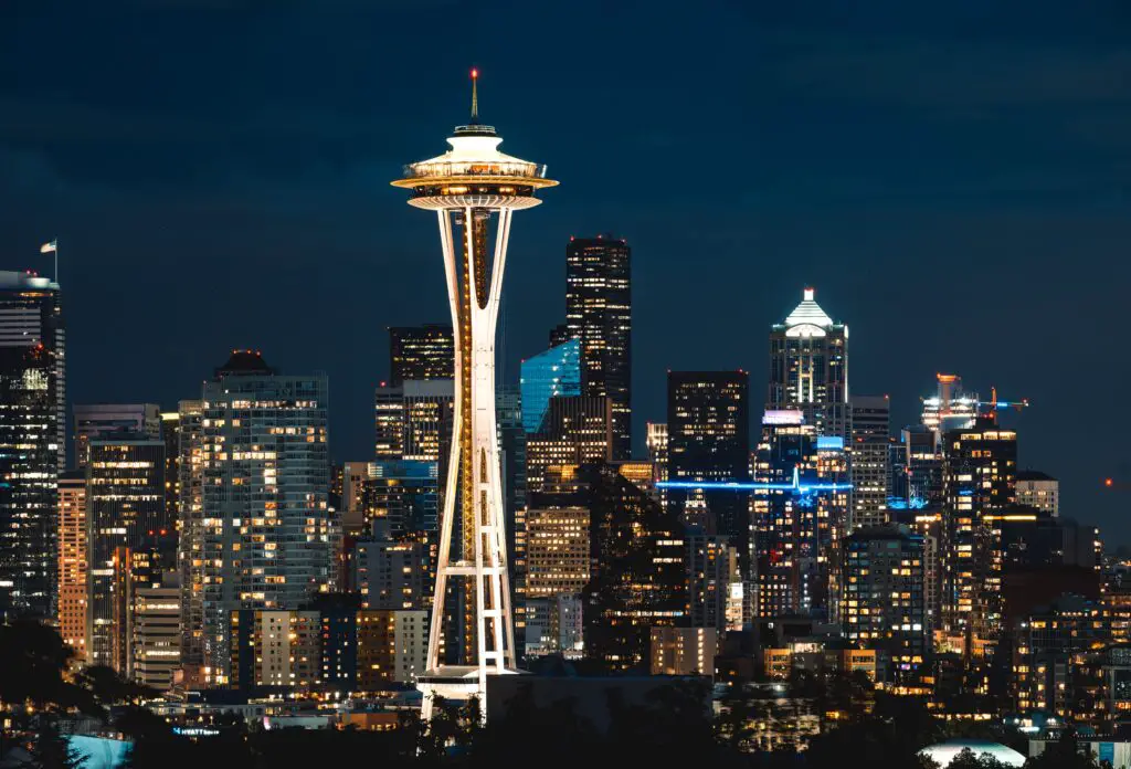 what to do in seattle at night