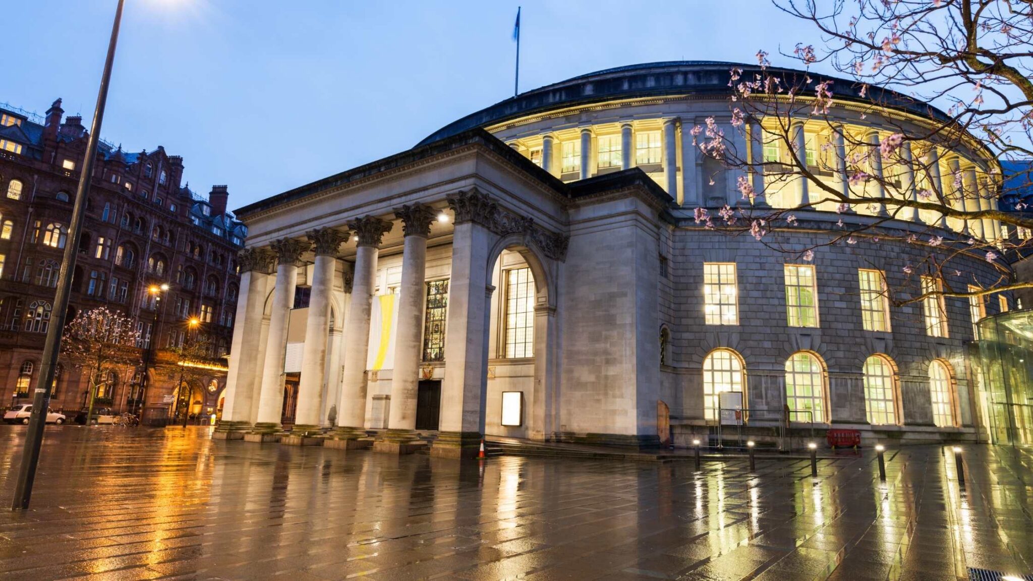 15 CITIES FOR THE BEST NIGHTLIFE IN THE UK