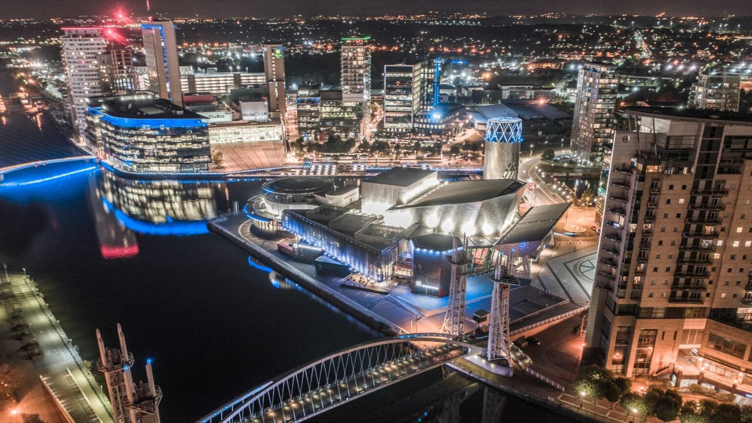 15 CITIES FOR THE BEST NIGHTLIFE IN THE UK