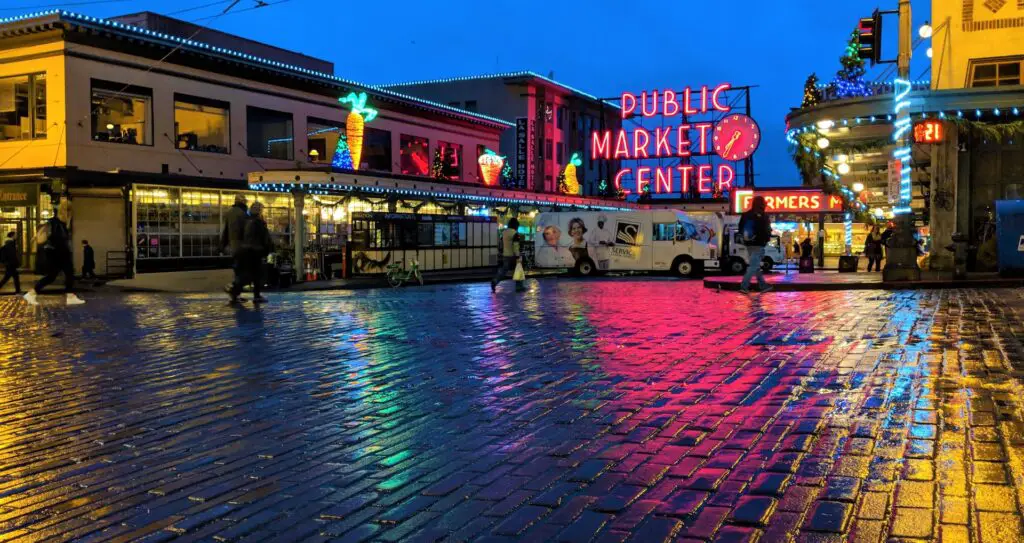 late night things to do in seattle