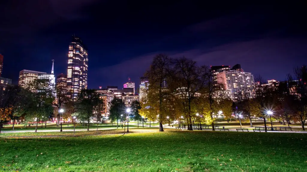 things to do in Boston at night