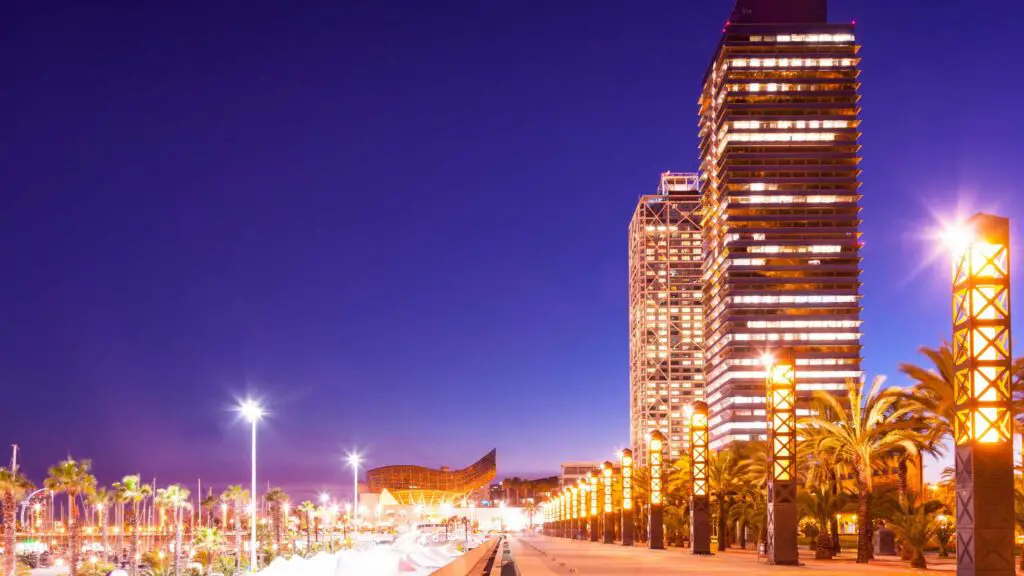 things to do in Barcelona at night