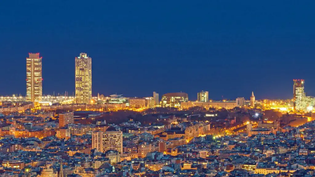 barcelona places to visit at night