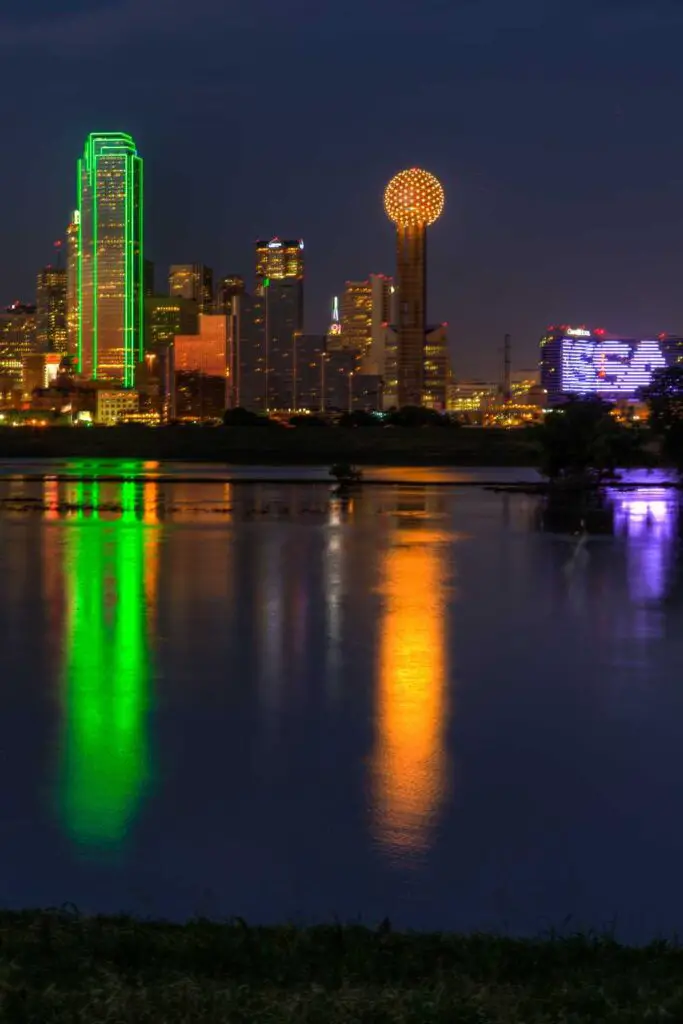 cool places to visit in dallas at night