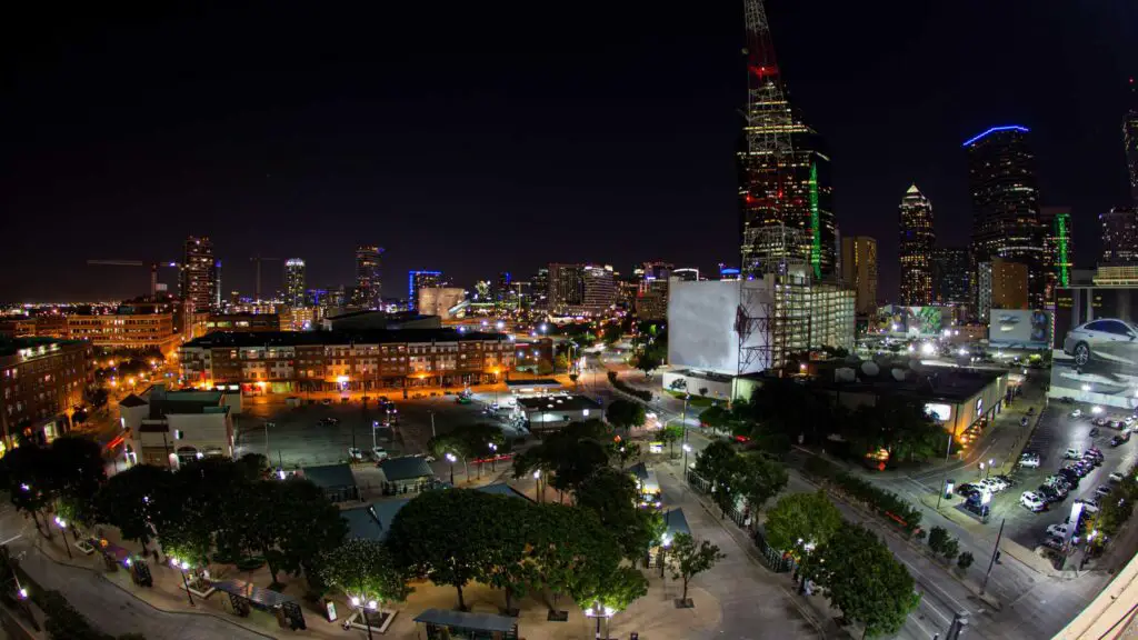 what to do in Dallas at night
