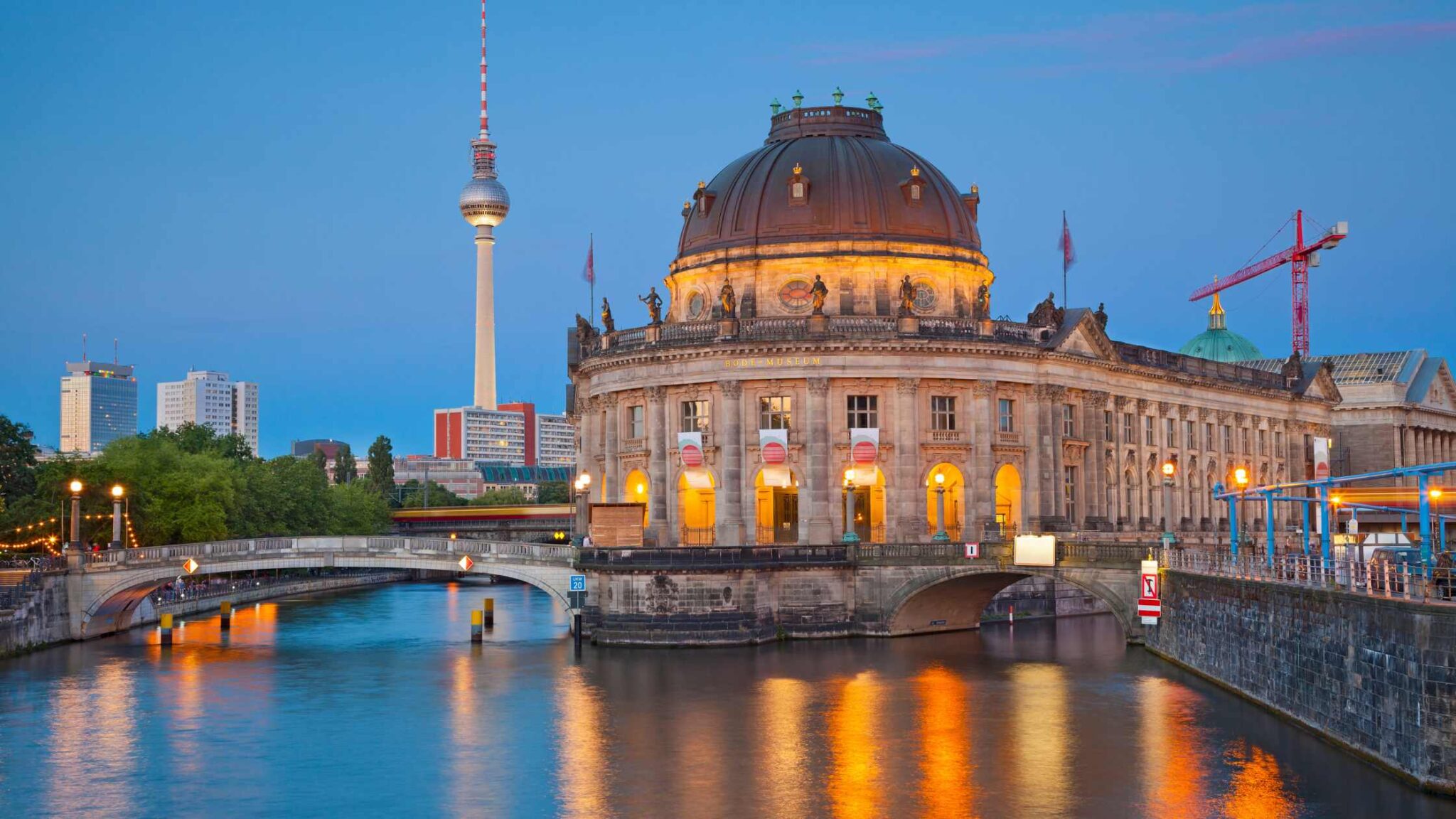 25 FANTASTIC THINGS TO DO IN BERLIN AT NIGHT