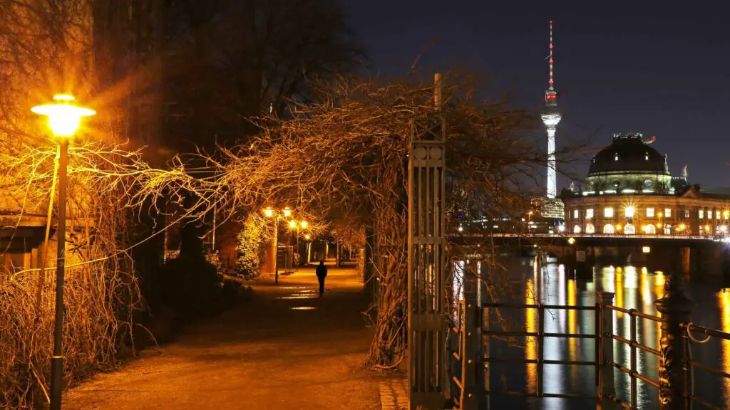 Berlin places to visit at night