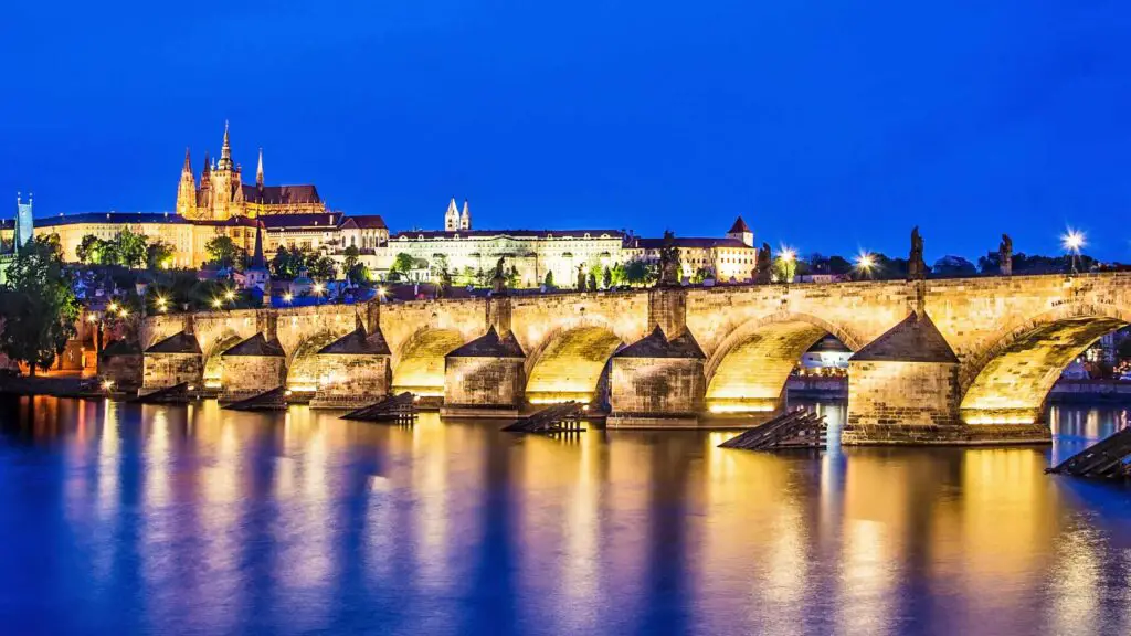 unusual things to do in prague at night