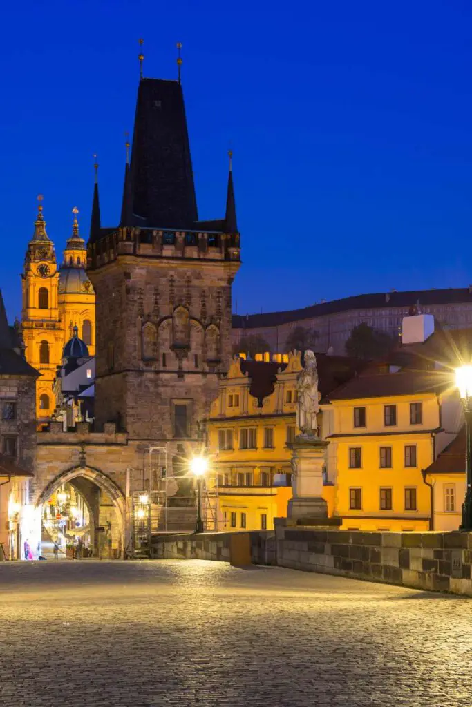 prague night walking tour