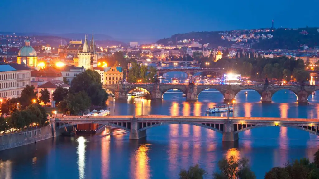 what to do in prague at night alone