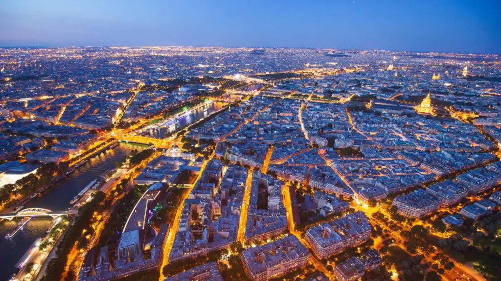 Things to do in Paris at night